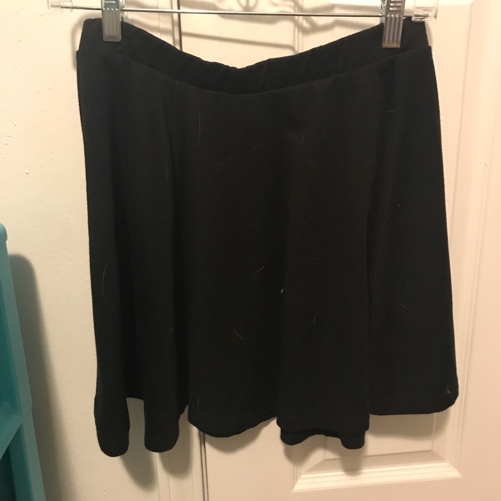 Black pleated flowy skirt